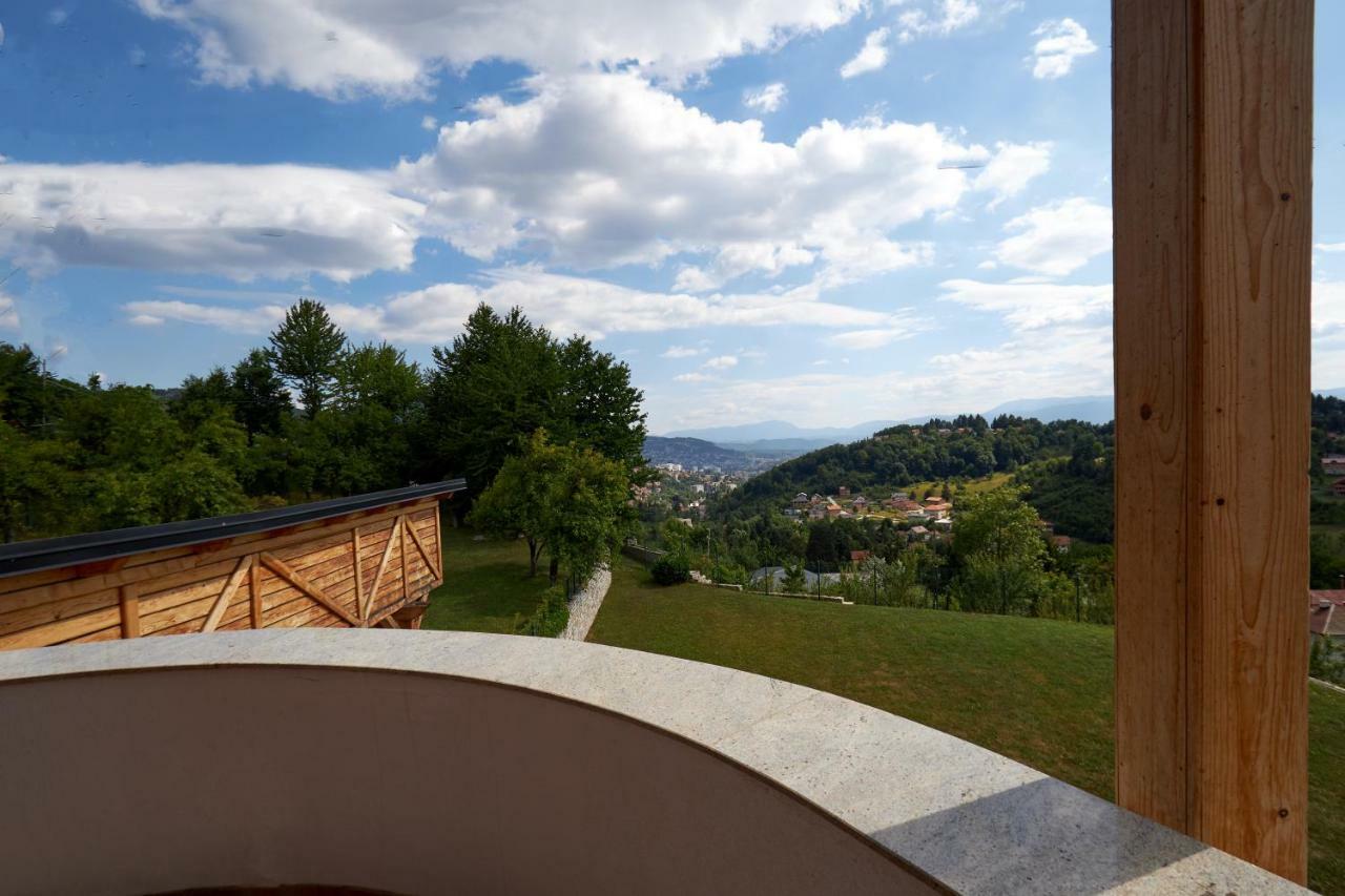 Luxury Hill